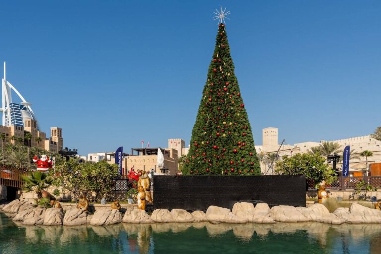 christmas tree at souk madinat dubai